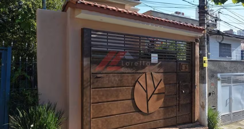 Excelente Casa de 3 Quartos para Locação no Campo Belo, São Paulo-SP: Suite, 2 Banheiros, 2 Vagas de Garagem, 145m².