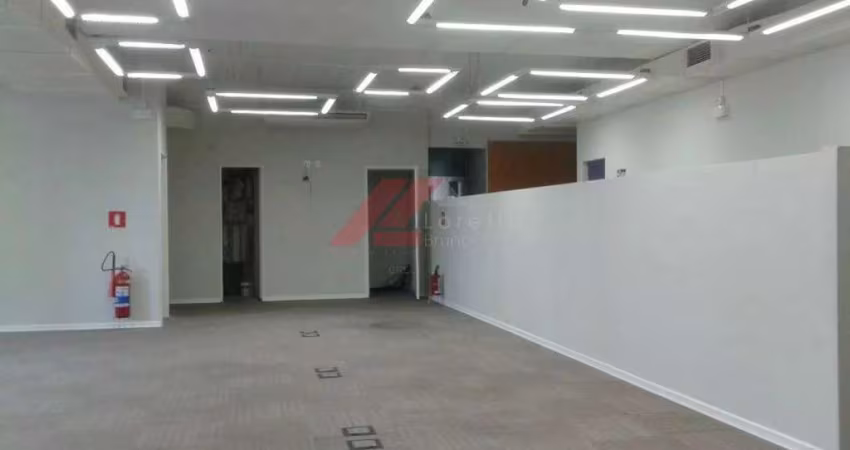 Excelente sala comercial em condomínio na Cidade Monções com 375m², 4 salas, 7 banheiros e 8 vagas de garagem em SP!