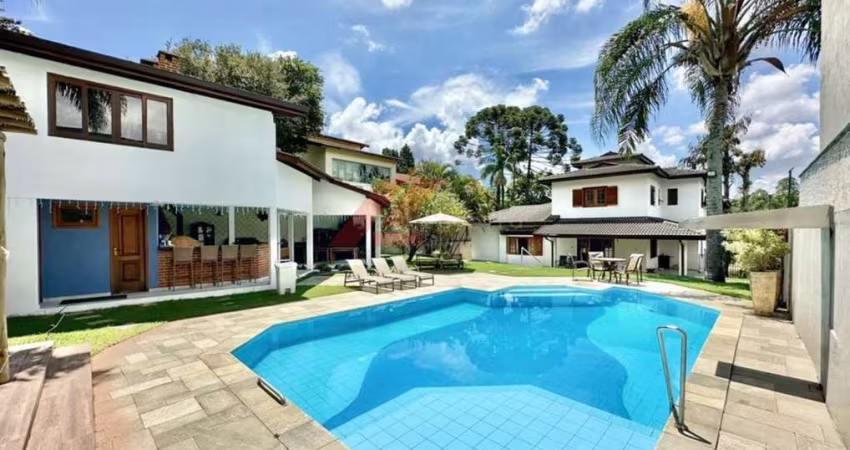 Luxuosa mansão de 5 quartos e 4 suítes na Granja Viana II, Cotia-SP: 725,18m² de puro conforto e elegância!