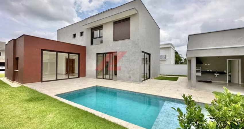 Casa de luxo em condomínio na Granja Viana, Carapicuíba-SP - 4 quartos, 4 suítes, 1 sala, 5 banheiros, 4 vagas, 307,61m².