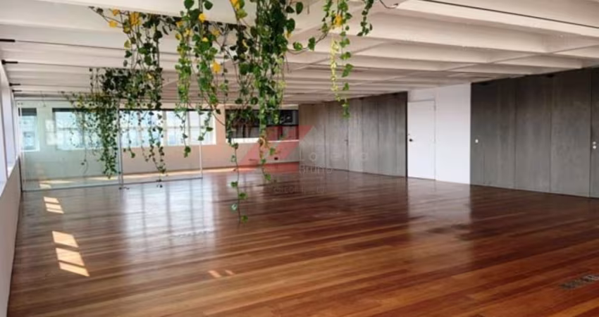 Sala Comercial de Alto Padrão à Venda em Condomínio no Jardim Paulistano, São Paulo-SP: 2 Salas, 2 Banheiros, 2 Vagas, 201m².