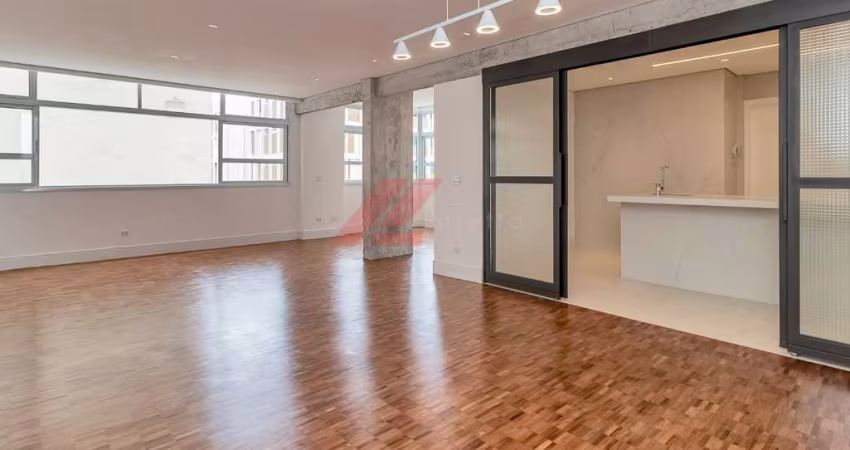 Apartamento luxuoso à venda em Cerqueira César, São Paulo-SP: 3 quartos, 3 suítes, 1 sala, 5 banheiros, 2 vagas, 213m².