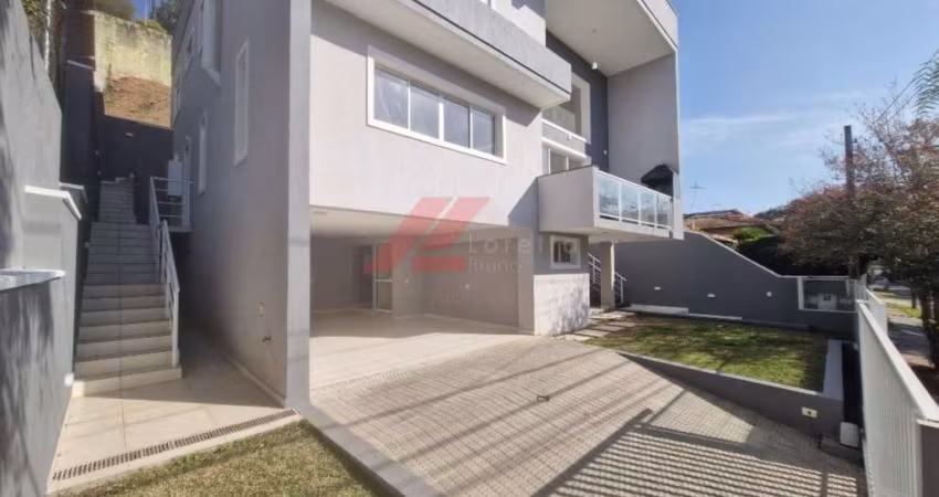 Casa de 3 quartos em condomínio de luxo em Terras do Madeira, Carapicuíba-SP: 279m², 3 suítes, 4 vagas - Venda ou locação