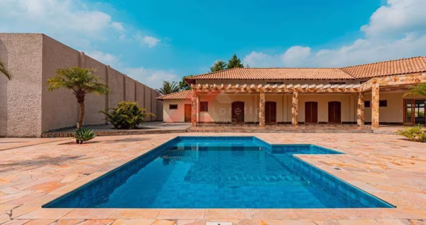 Luxuosa casa em condomínio à venda em Cotia-SP, Jardim Passárgada I: 4 quartos, 4 suítes, 3 salas, 5 banheiros, 6 vagas, 688,55 m².