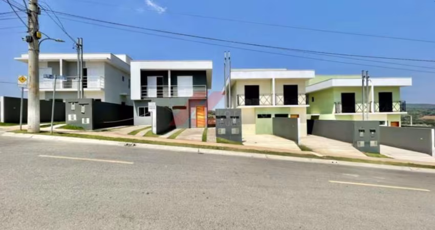 Casa em Condomínio à Venda em Cotia-SP, Bairro Água Espraiada: 3 Quartos, 1 Sala, 1 Banheiro, 2 Vagas de Garagem!