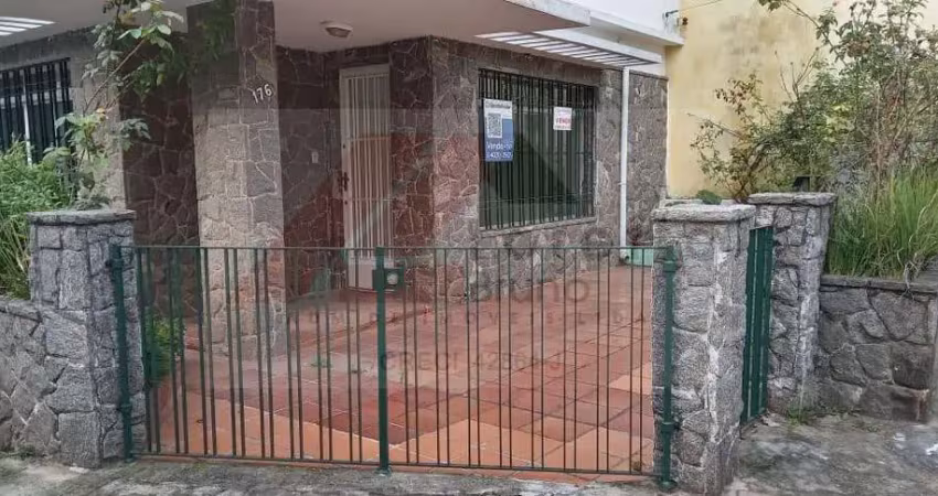 Imperdível casa à venda em são paulo na vila mariana: 5 quartos, 3 banheiros, 3 vagas de garagem, 221m² de área.