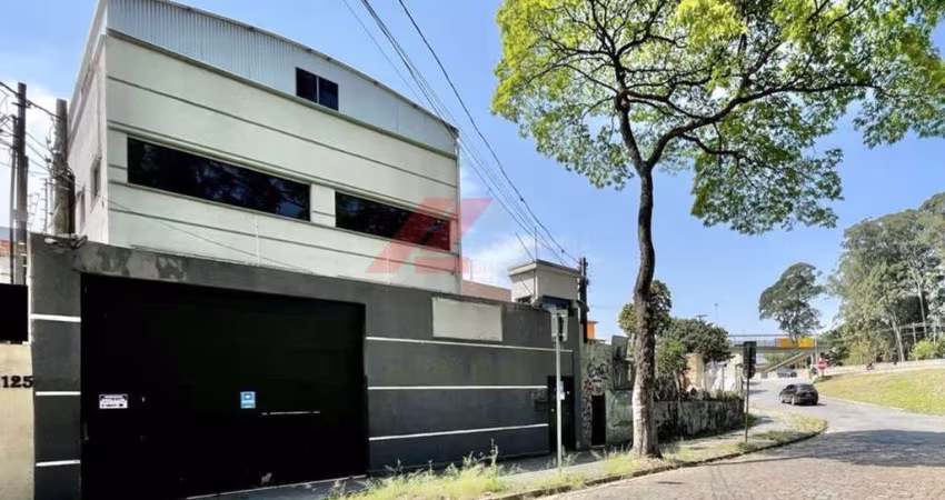 Galpão comercial para venda ou locação em São Paulo-SP, Jardim Bonfiglioli: 4 salas, 4 banheiros, 585m² de área.