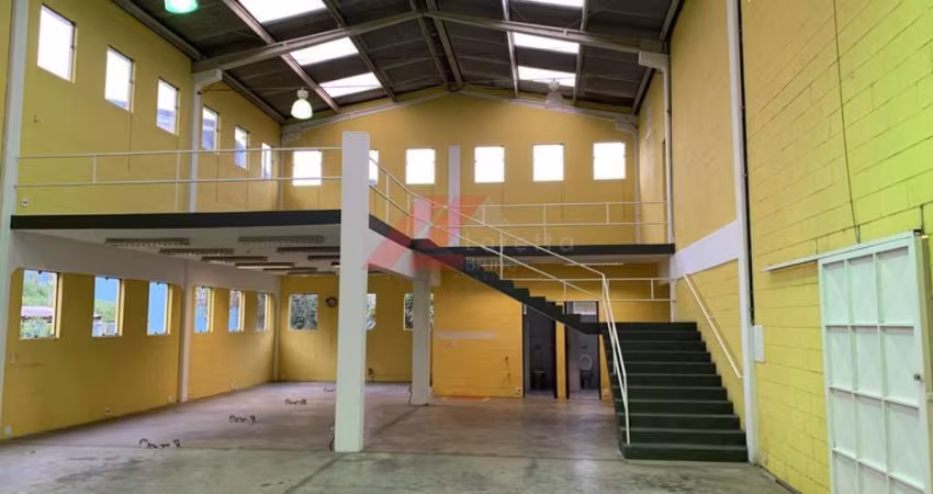 Imperdível! Galpão comercial à venda em Vargem Grande Paulista-SP, bairro Jardim São Marcos, com 4 salas, 3 banheiros e 10 vagas.