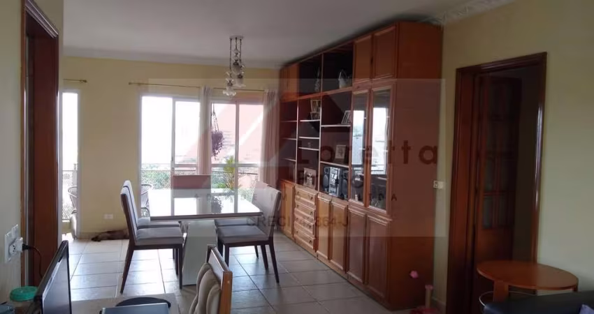 Alto da Lapa - Apartamento 130m², com 3 dormitórios sendo 1 suíte, living amplo, lavabo, varanda, 2 vagas de garagem. Localizado próximo a escolas, hospitais