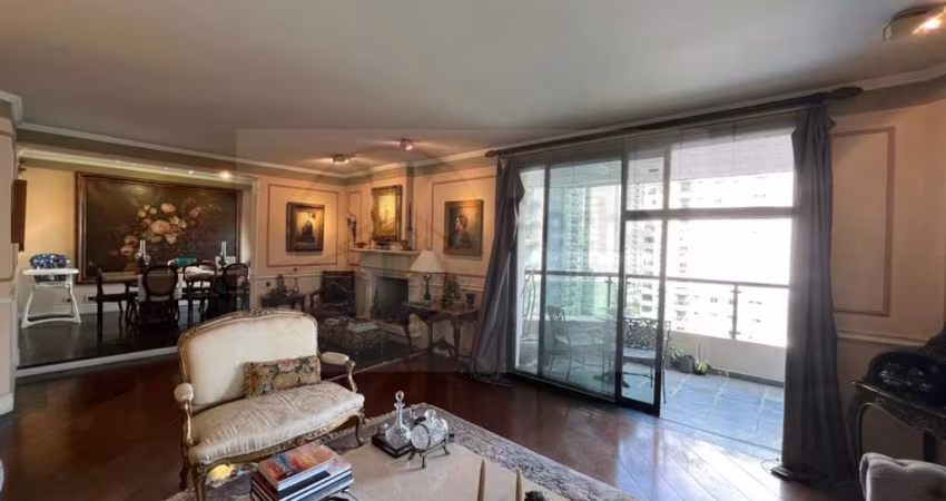 Imperdível! Apartamento de Luxo no Itaim Bibi, São Paulo-SP: 3 quartos, 3 suítes, 2 salas, 6 banheiros, 4 vagas, 220m². Venda ou Locação!