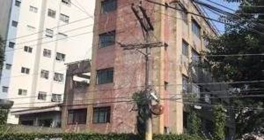 PRÉDIO COMERCIAL EM CHÁCARA INGLESA COM 1083M², Área: em 353,76m² de terreno, foram construídos 1.083m² com sete pisos,13 vagas. Localizado próximo da estação de Metrô Praça da Árvore.