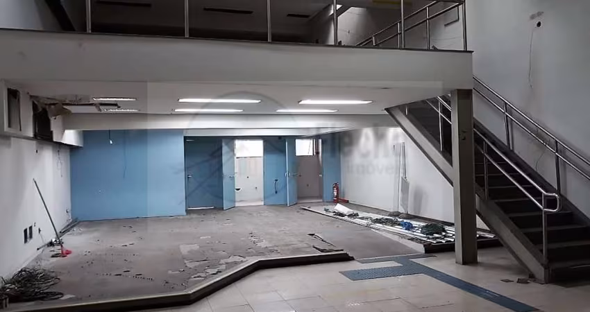 SANTA CECILIA - Prédio c/ 3 pavimentos,18 vagas. Bem localizado. Precisa de reforma.