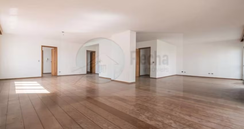 Excelente apartamento 315 M² - 4 dormitórios, sendo 2 suítes e 3 vagas.