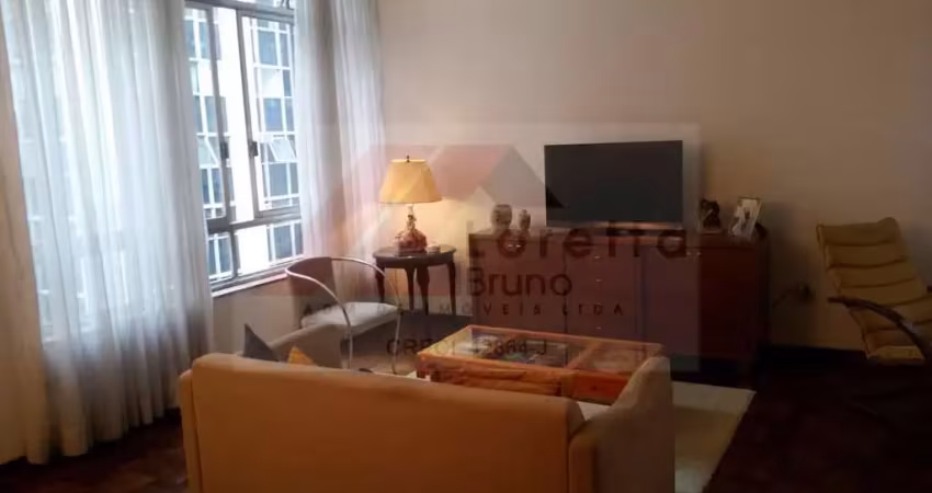 Apartamento excelente, ensolarado e iluminado. possui 3 dormitórios, sendo 1 suíte espaçosa, 2 vagas de garagem paralelas e escrituradas.