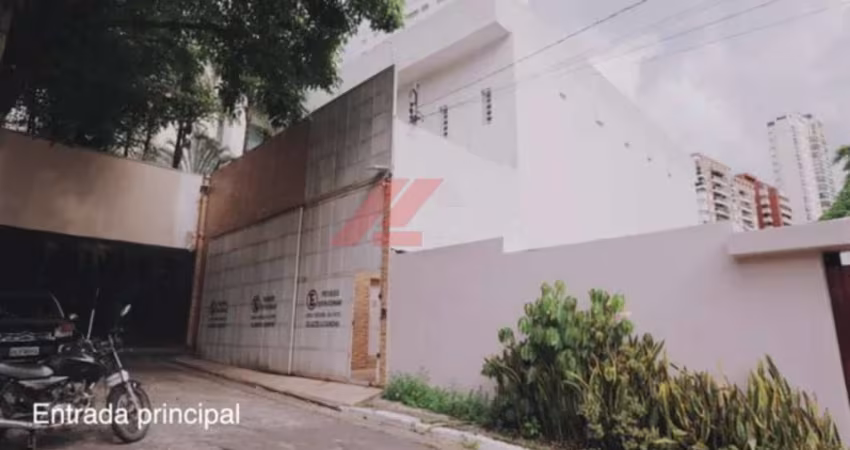 Prédio Comercial de Alto Padrão para Locação na Vila Nova Conceição - São Paulo-SP: 5 Salas, 4 Banheiros, 6 Vagas de Garagem, 800m² de Área.