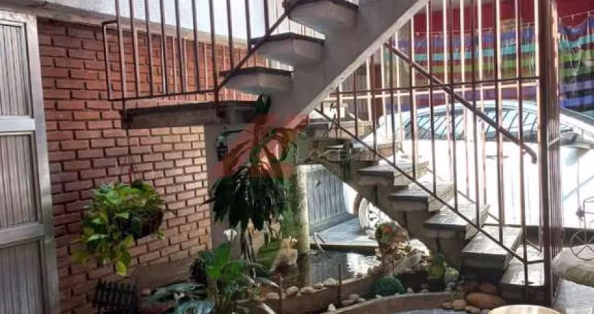 Imperdível! Casa à venda em Perdizes, São Paulo-SP, com 5 quartos, 3 suítes e 3 vagas de garagem.
