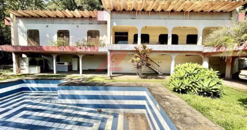 Imperdível casa para venda ou locação em Cotia-SP, Jardim Colibri: 4 quartos, 2 suítes, 3 salas, 4 banheiros, 6 vagas de garagem, 700m².