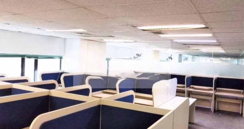 Sala Comercial de Alto Padrão na Vila Cordeiro - 12 Salas, 6 Banheiros, 30 Vagas - São Paulo-SP