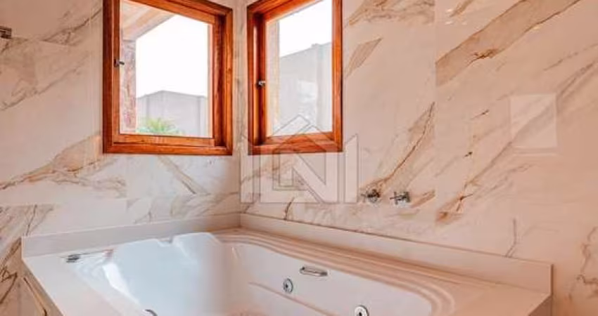 Luxuosa Casa em Condomínio à Venda em Cotia-SP, Jardim Passárgada I: 4 Quartos, 4 Suítes, 2 Salas, 5 Banheiros, 6 Vagas, 688,55 m².
