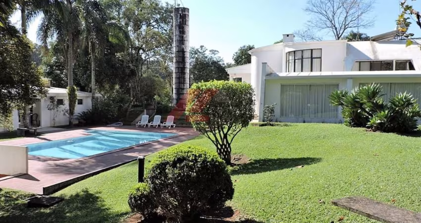 Luxuosa mansão em condomínio na Chácara de La Rocca, Carapicuíba-SP: 5 quartos, 5 suítes, 5 salas, 8 banheiros, 4 vagas, 804m².