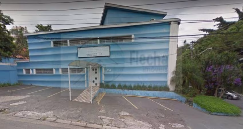 INF. RECEPÇÃO + 6 SALAS + 5 BANHEIROS + COZ AS SUP. 5 SALAS + 2 BANHEIROS + DEPOSITO.