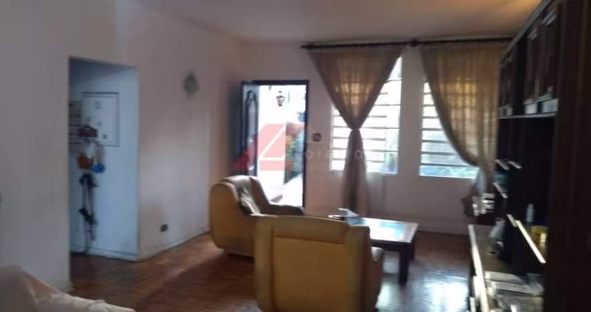 Excelente oportunidade de locação: Casa comercial de 6 quartos com suíte e 2 salas no Jardim Bontempo, Taboão da Serra-SP!