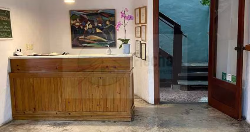 Pousada à Venda no Centro de São Sebastião-SP 18 Quartos, 18 Suítes, 640m² de Área