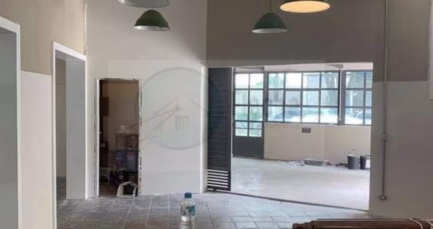 Oportunidade única: Casa comercial à venda na Vila Mariana, São Paulo-SP, com 2 salas, 2 banheiros, 2 vagas e 250m² de área.