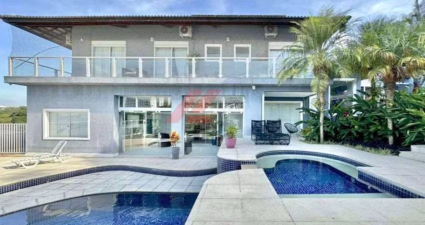 Casa de luxo em condomínio: 4 quartos, 4 suítes, 2 salas, 9 banheiros, 5 vagas, 711,64m² em Carapicuíba-SP