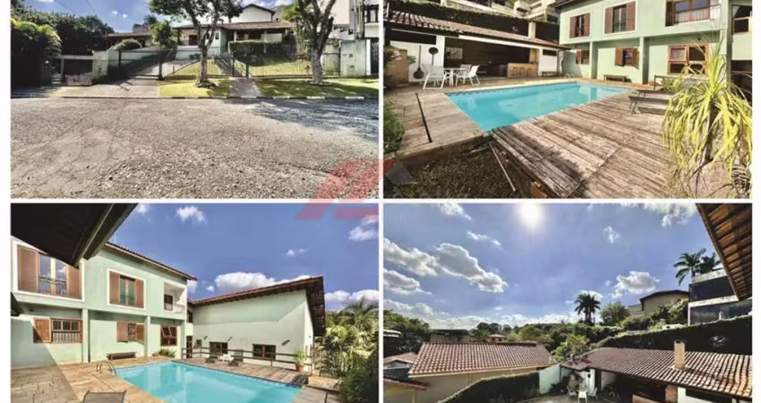 Casa à venda em Carapicuíba-SP, bairro Águas da Fazendinha! 4 quartos, 3 suítes, 2 salas, 5 banheiros, 8 vagas, 359,18m²!