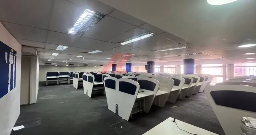 Sala comercial para alugar na Rua Líbero Badaró, 554, Centro, São Paulo
