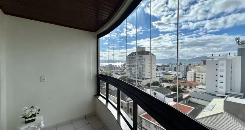Apartamento com 3 quartos para alugar na Rua Professor João José Cabral, --, Estreito, Florianópolis