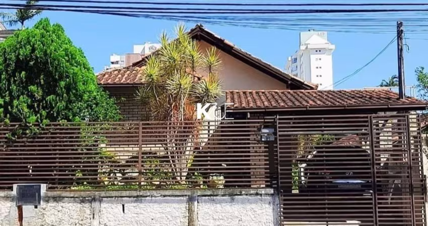 Casa com 3 quartos à venda na Rua Professora Antonieta de Barros, --, Canto, Florianópolis