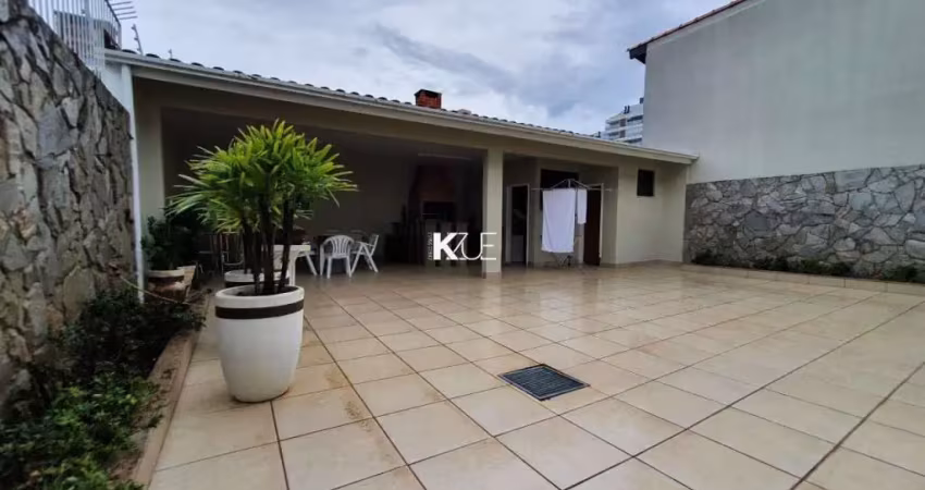 Casa com 4 quartos à venda na Rua Humaitá, --, Estreito, Florianópolis