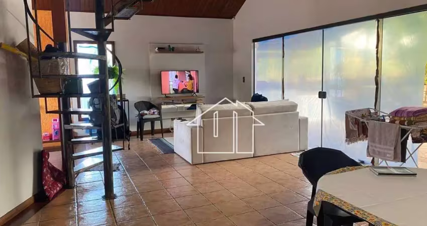 Casa condom fechado, um charmoso mezanino, 4 dorms amplos com planejados, quintal, suíte master, urbanova