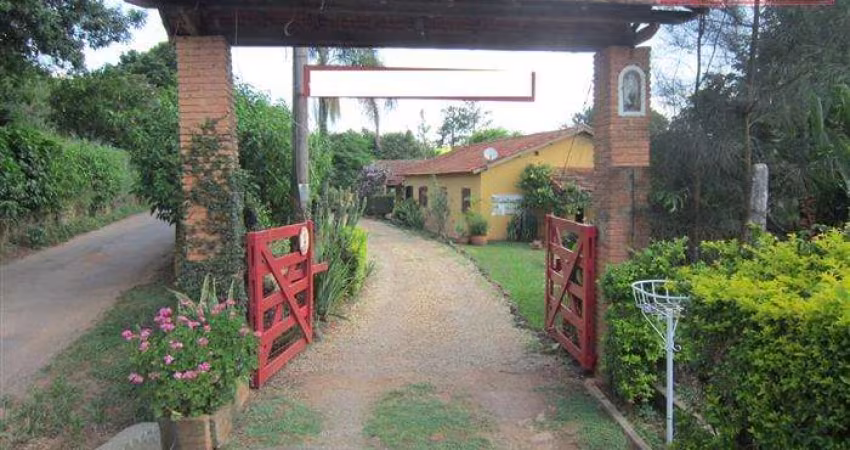 Chácara para Venda em Bragança Paulista, Bom Retiro, 4 dormitórios, 1 suíte, 2 banheiros, 3 vagas