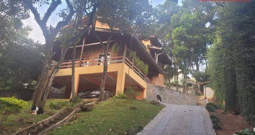 Casa para Venda em Mairiporã, Parque Petrópolis, 5 dormitórios, 2 suítes, 4 banheiros, 4 vagas