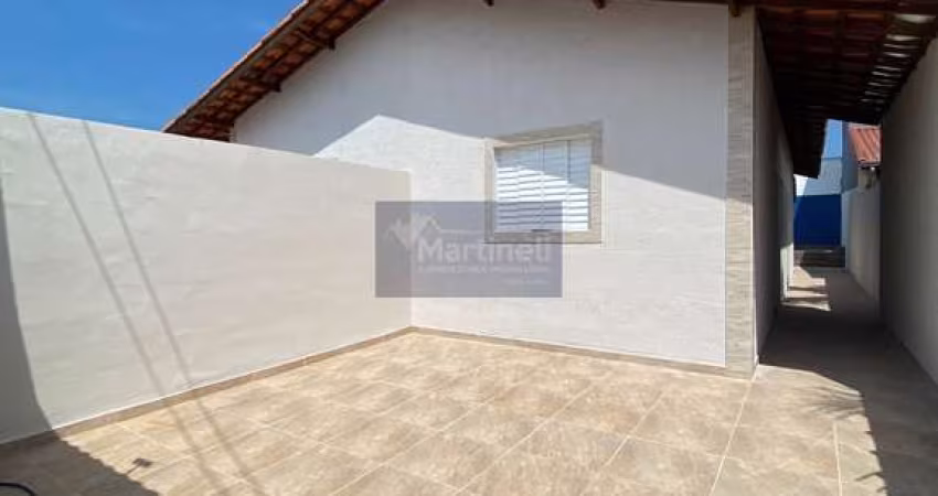 Imperdível casa à venda em Itanhaém-SP, Bairro Nossa Sra do Sion! 2 quartos, 1 sala, 1 banheiro, 2 vagas de garagem, 47m².