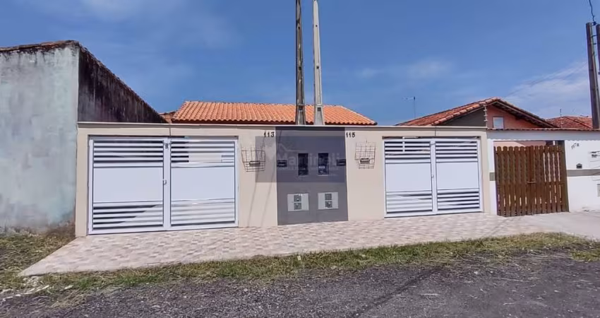 Excelente oportunidade! Casa à venda em Itanhaém -SP, bairro Tupy, 2 quartos, 1 suíte, 59m² de área. Confira!