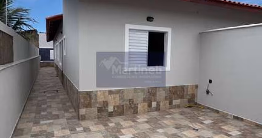 Imperdível oportunidade: Casa à venda em Itanhaém-SP, bairro Suarão, 2 quartos, 1 suíte, 2 salas, 1 vaga, 70m². Confira já!