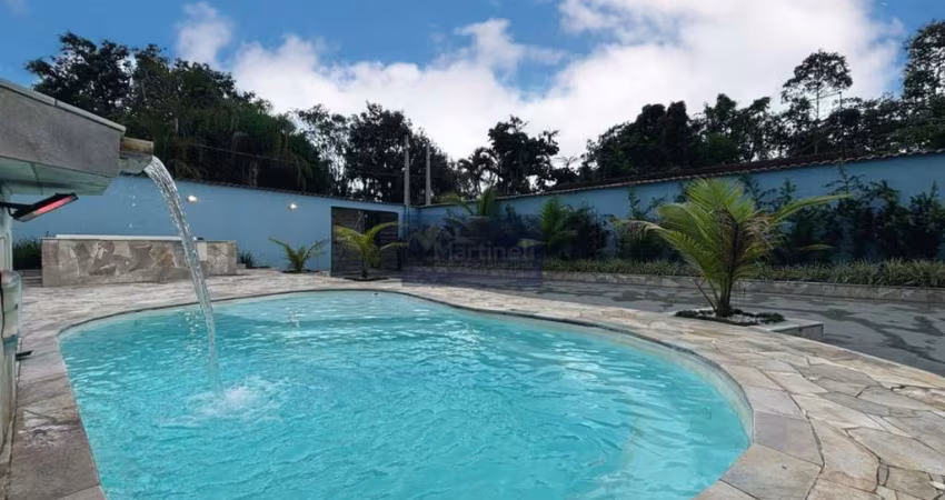 Casa à venda em Itanhaém-SP, bairro Santa Terezinha: 4 quartos, 2 suítes, 2 salas, 4 banheiros, 6 vagas de garagem, 95m².