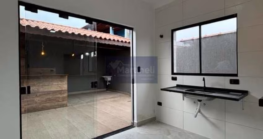 Imperdível Casa à Venda em Itanhaém-SP, Bairro Tupy: 2 Quartos, 1 Suíte, 1 Sala, 2 Banheiros, 2 Vagas, 63m² de Área