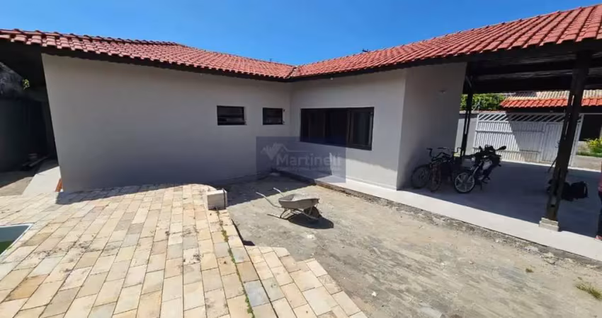 Imperdível Casa à Venda em Itanhaém-SP: 4 Quartos, 1 Suíte, 4 Vagas de Garagem e 200m² no Praia dos Sonhos!