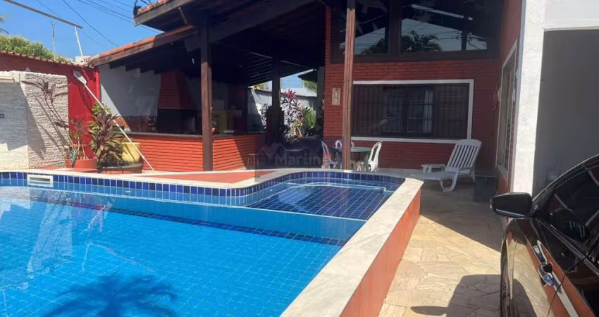 Imperdível oportunidade: Casa de 3 quartos, 3 suítes na Grandesp, Itanhaém-SP, com 154m² e 2 vagas de garagem. Confira!
