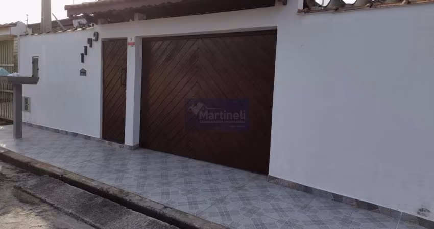 Imperdível oportunidade: Casa à venda em Itanhaém-SP, Jardim Suarão. 2 quartos, 1 suíte, 2 banheiros, 3 vagas, 108m².