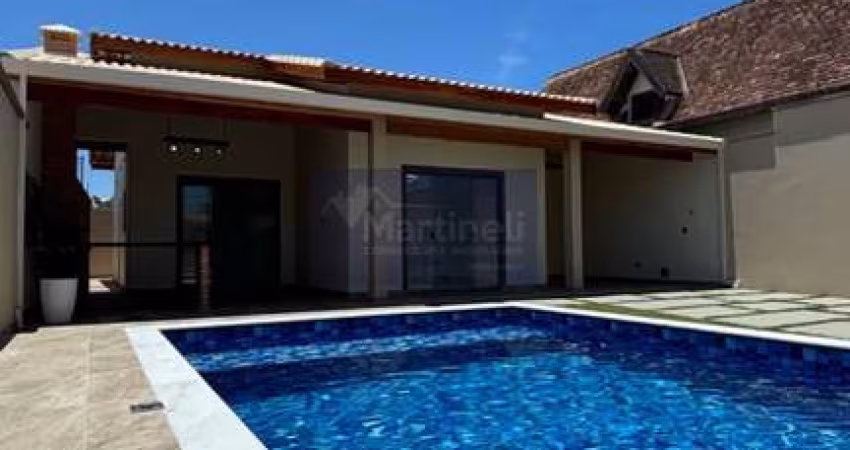Oportunidade única: Casa à venda em Itanhaém-SP, Grandesp! 3 quartos, 3 suítes, 5 banheiros, 4 vagas de garagem, 128m².