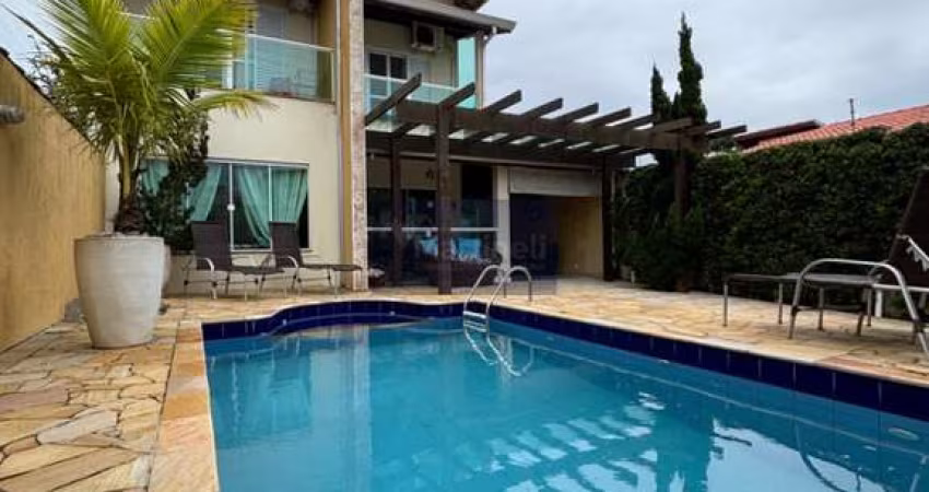 Imperdível: Casa de luxo em Itanhaém-SP, Cibratel! 6 quartos, 5 suítes, 2 salas, 7 banheiros, 3 vagas, 268m²!
