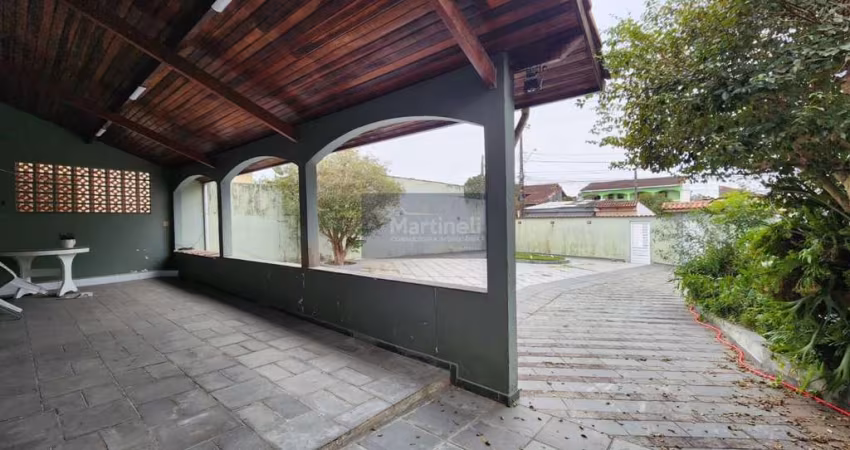 Imperdível oportunidade! Casa à venda em Itanhaém-SP, bairro Belas Artes: 3 quartos, 1 suíte, 1 sala, 6 vagas de garagem, 109,00m².