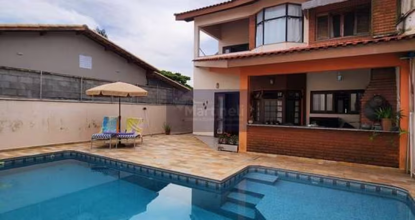Imperdível oportunidade! Casa à venda em Itanhaém-SP, Cibratel 1! 3 quartos, 1 suíte, 1 sala, 2 banheiros, 3 vagas de garagem, 218m².