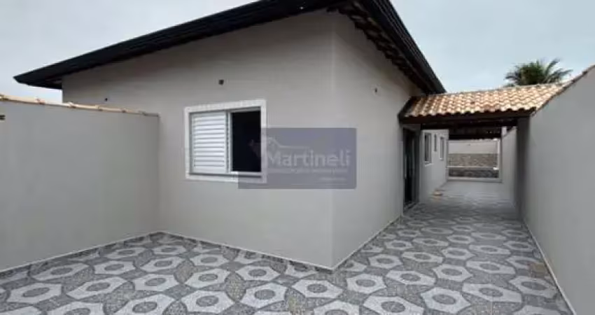Imperdível! casa à venda em itanhaém-sp, bairro guacyra, com 2 quartos, 1 suíte, 1 sala, 3 banheiros, 3 vagas de garagem e 65m² de área.